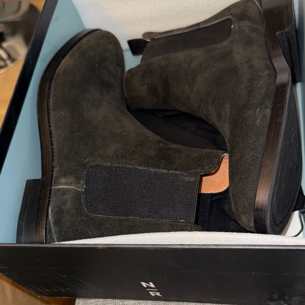 Men's Black Suede Chelsea Boots